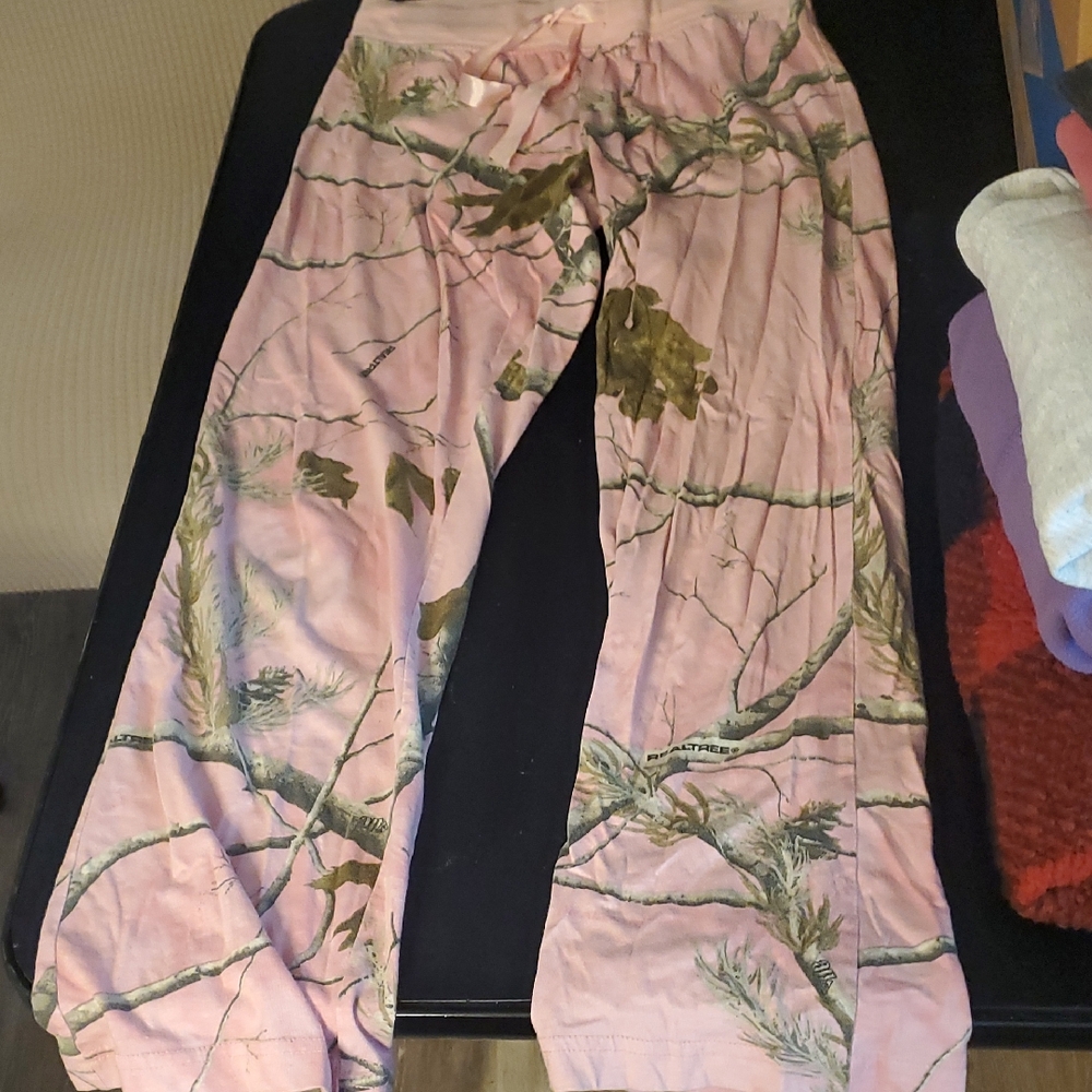 Magellan Outdoors Pink Fabric Label